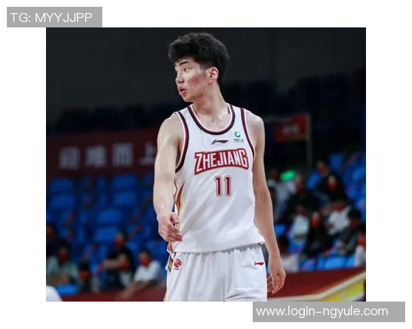 余嘉豪：从新星崛起到篮球场上的传奇之路探索与成长的故事