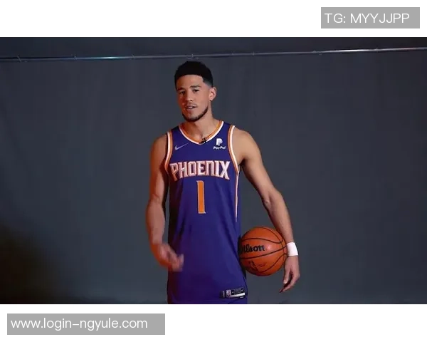 德文布克如何在NBA赛场上展现卓越的篮球才华与领导能力